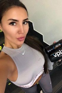 Девочка ⬆️ V I P G I R L S стройная сделает качественно куннилингус и пригласит к себе