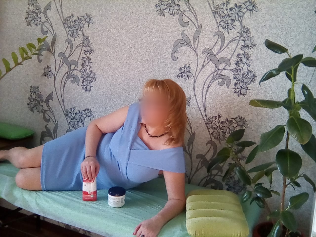 Проститутка массаж Relax - Anna с 4 размером груди сделает с удовольствием минет в презервативе и пригласит к себе
