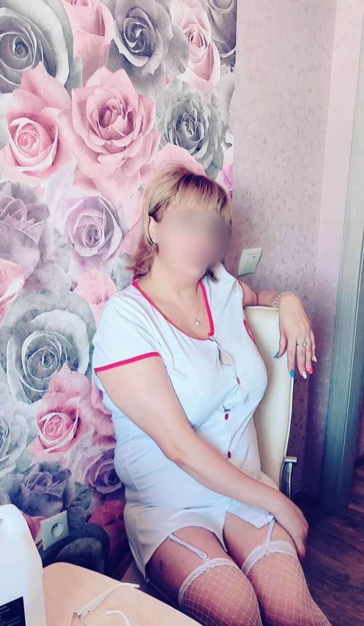 Шлюха массаж Relax - Anna 44 лет сделает нежно эротический массаж и позовет в гости