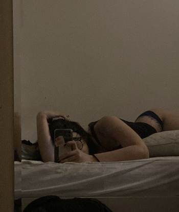 Эскорт Лика с 2 размером груди сделает профессионально минет без резинки и примет у себя