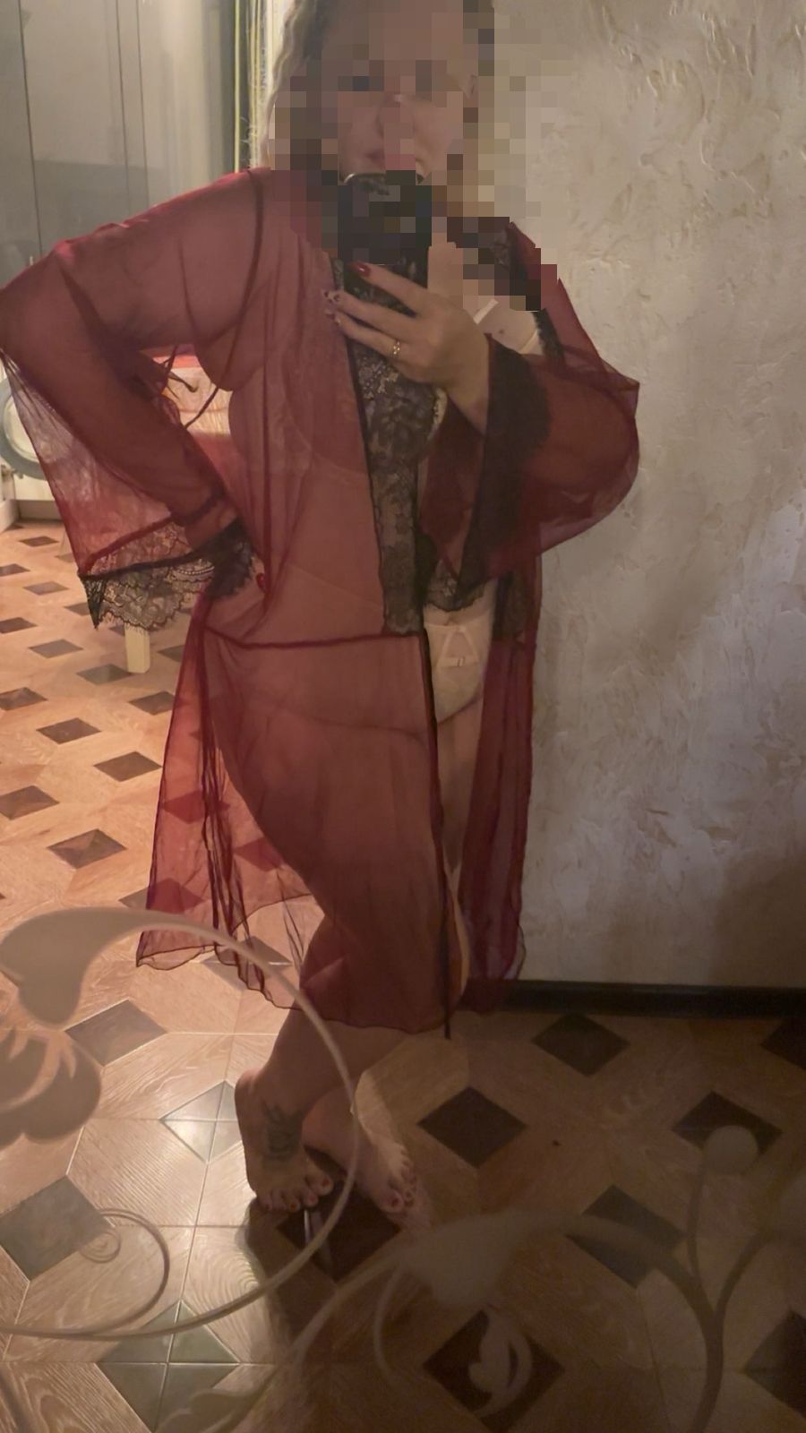 Профессионалка Инга с 5 размером груди исполнит куннилингус и примет у себя