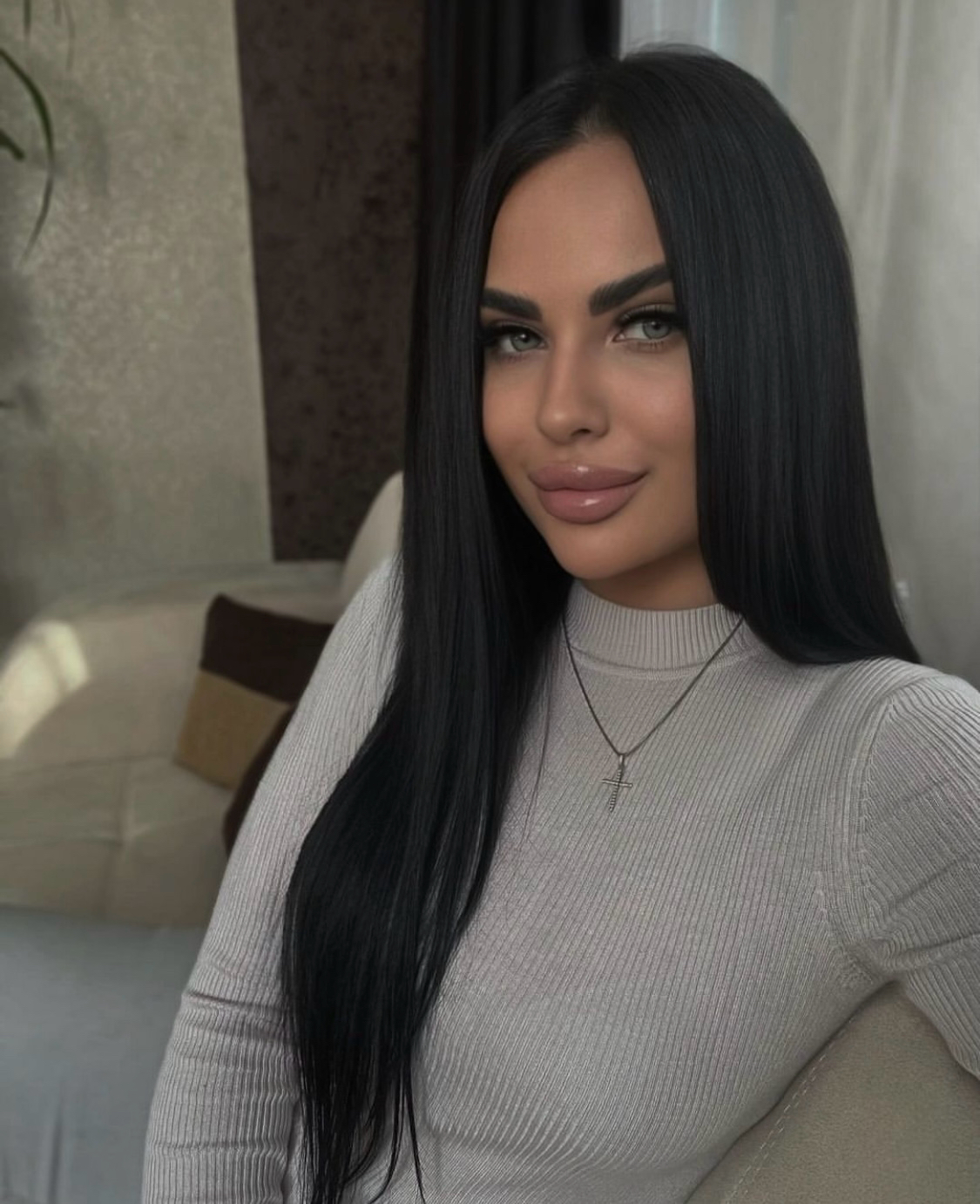 	Брюнетка ИНГА +79094193435 стройная подарит фетиш и позовет в гости в Район - Центр