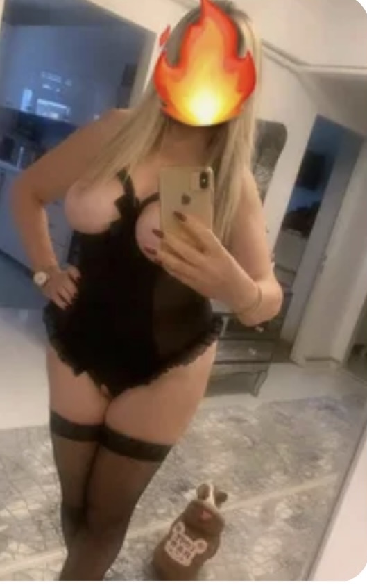 Эскорт МИЛФА с 4 размером груди сделает с удовольствием страпон и пригласит к себе в Район - Центр