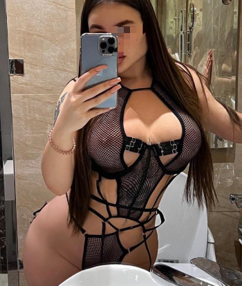 Шлюха Анжела с 3 размером груди сделает качественно куннилингус и примет у себя