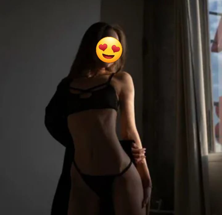 Проститутка Аделина стройная сделает нежно лесбийский секс и позовет в гости