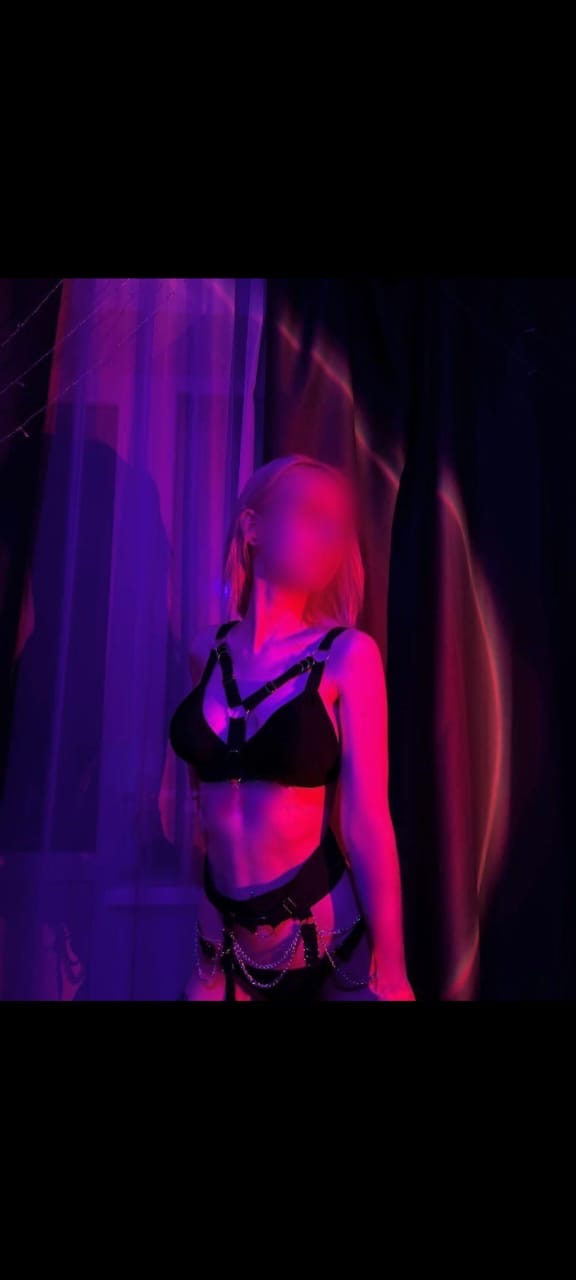 Шлюха Моника с 2 размером груди исполнит  и пригласит к себе в Любой район