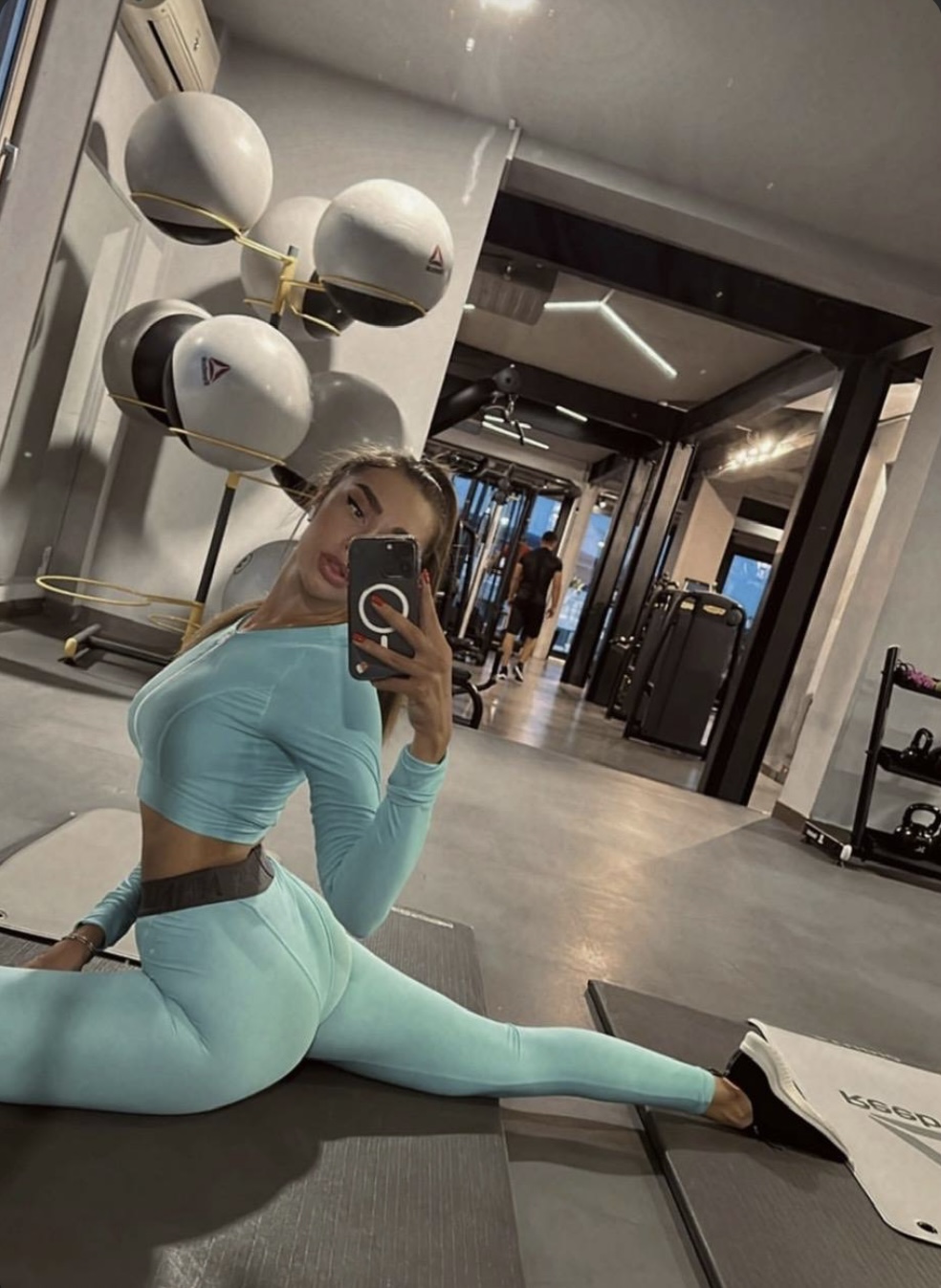 Индивидуалка Вера 23 лет сделает качественно урологический массаж и пригласит к себе в Район - Юго-Запад