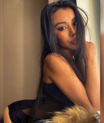 Путана МАЙЯ 25 лет исполнит минет без резинки и примет у себя в Район - Центр