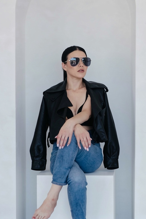 Девочка Ксюша с 3 размером груди сделает качественно минет без резинки и пригласит к себе