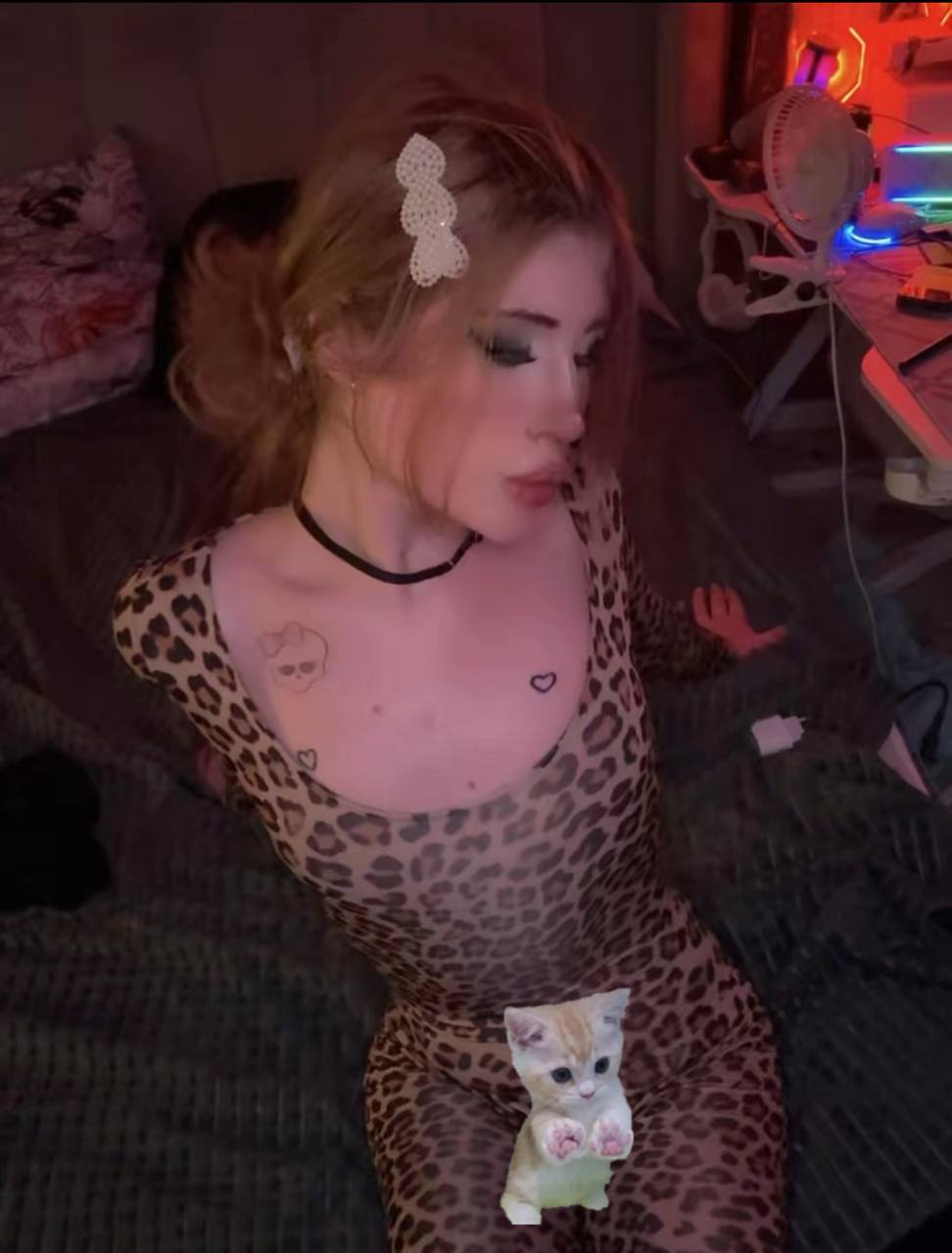 Девушка по вызову Трансик стройная исполнит  и примет у себя