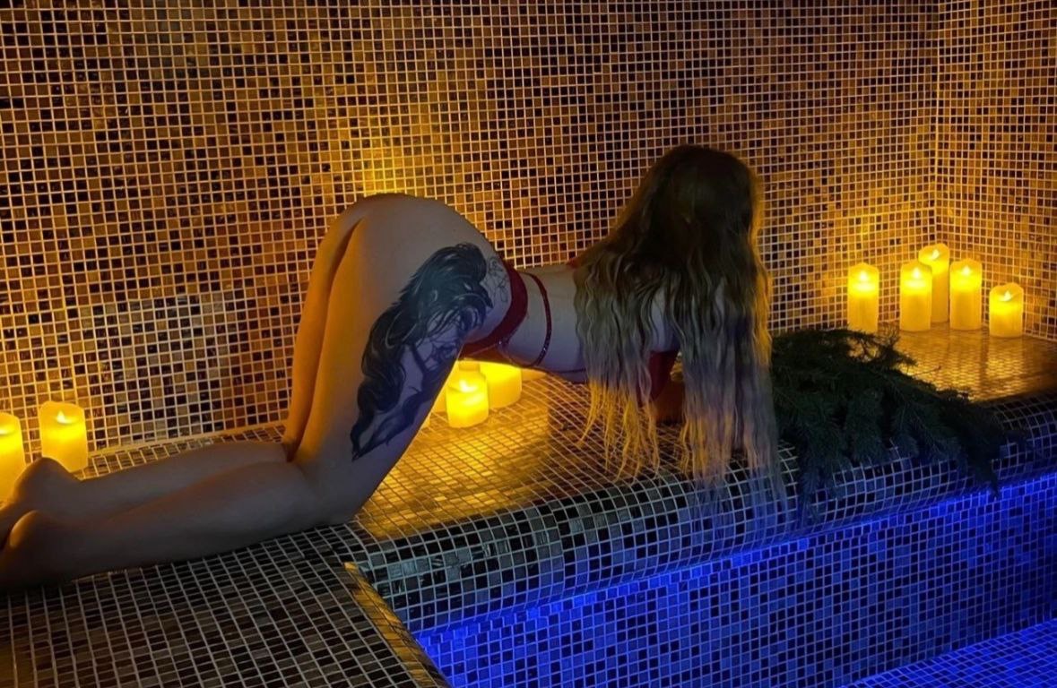 Шлюха Нэнси 23 лет сделает профессионально ролевые игры и примет у себя