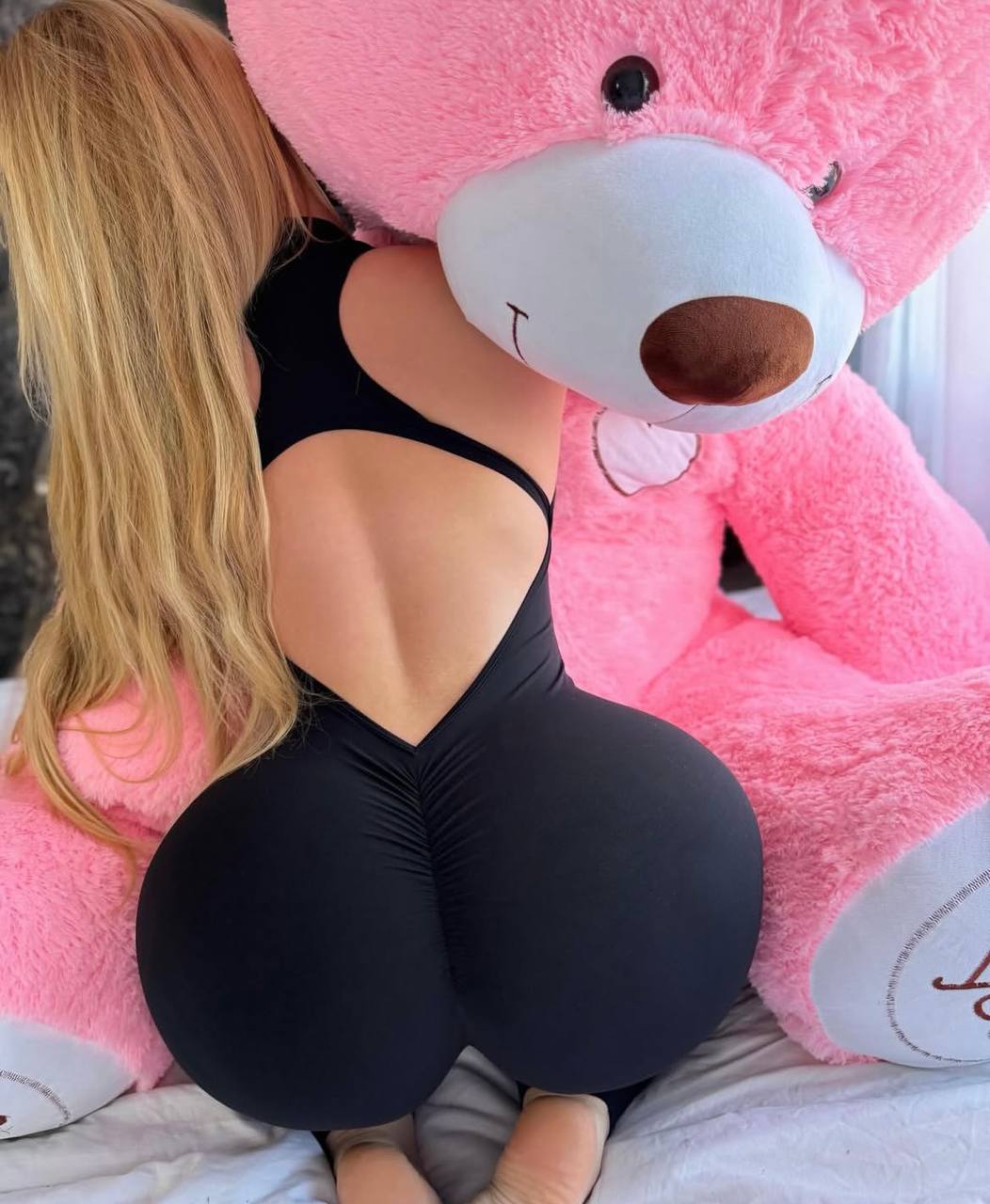 Профессионалка Яночка 24 лет сделает качественно окончание в рот и пригласит к себе