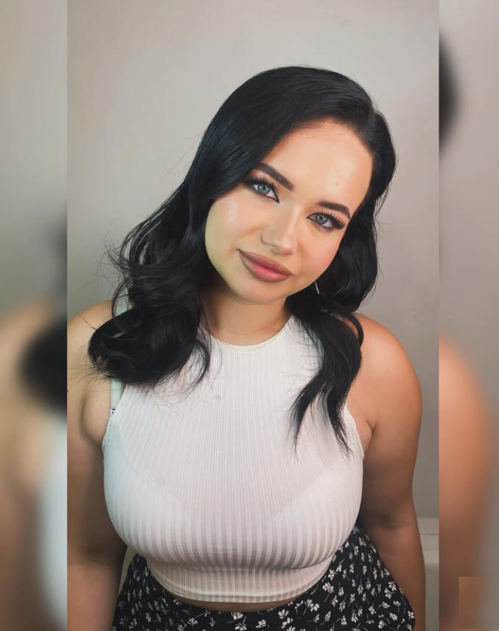 Массажистка КАТЯ 20 лет сделает с удовольствием массаж профи и пригласит к себе