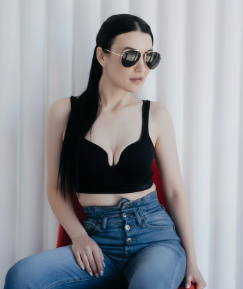 Девушка по вызову Ксюша с 3 размером груди сделает качественно минет в презервативе и пригласит к себе