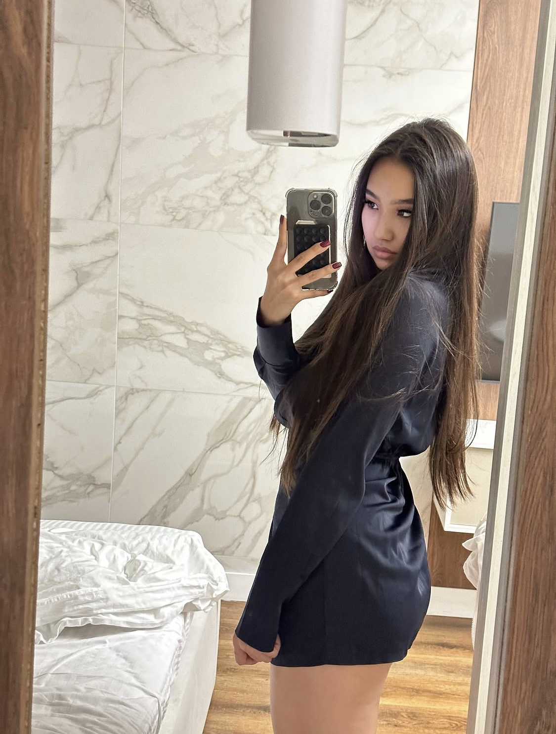 Эскорт АЙЗА 21 лет сделает с удовольствием лесби-шоу легкое и позовет в гости в Район - Центр